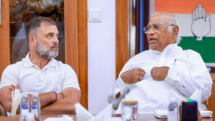 https://salarnews.in/public/uploads/images/newsimages/maannewsimage17102025_144609_Bihar Cong cands.png